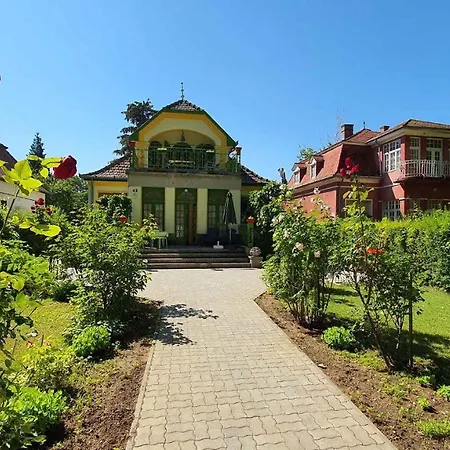 In - Balaton 43121 Apartment