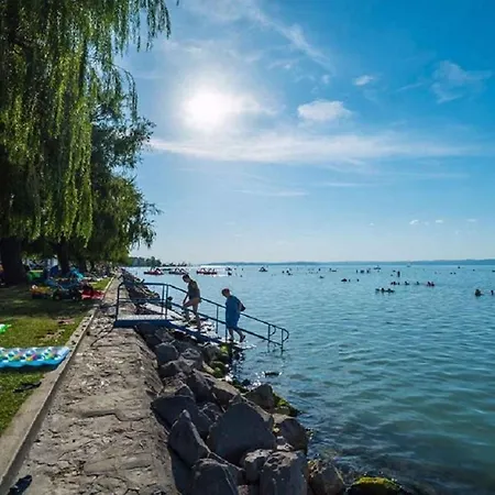 In - Balaton 43121 Апартаменты